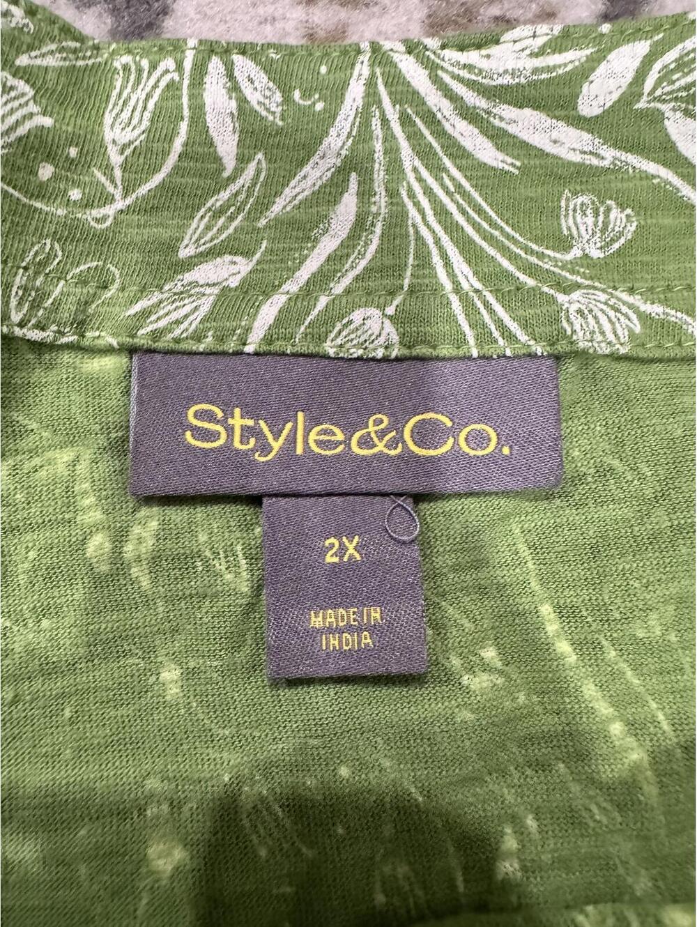 Style & Co. Green Floral Square Neck Peplum Blouse Plus 2X - Picture 2 of 2